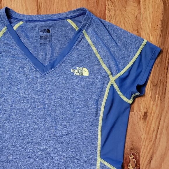 The North Face Flash Dry V-neck Athletic Top - Picture 4 of 7